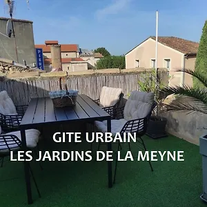Urbain Du Théâtre Antique Maison De Et Terrasse Hébergement de vacances Orange (Vaucluse)